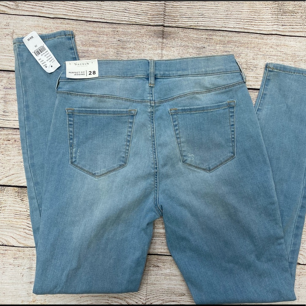 NWT PacSun Ripped Jeans - Picture 7 of 9
